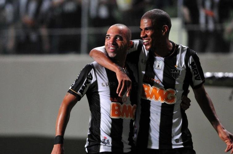 2013 - 57 pontos, com 15 vitrias, 12 empates e 11 derrotas