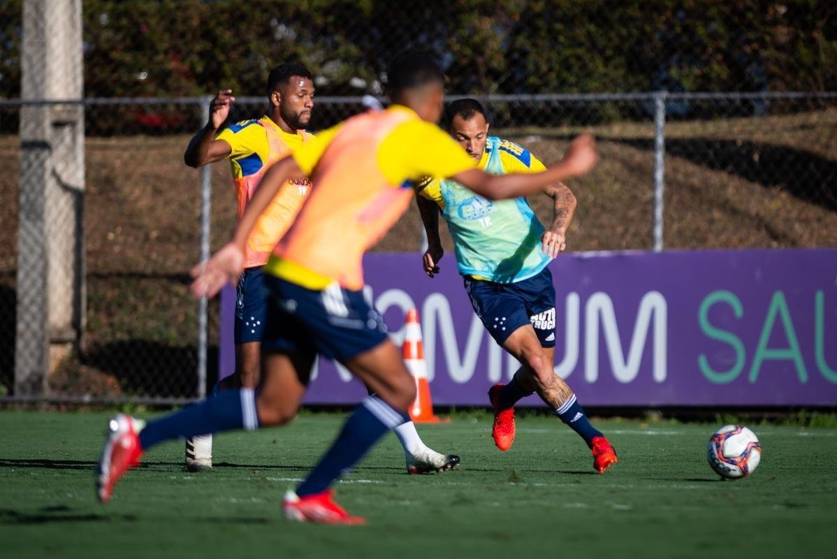 Fotos do treino do Cruzeiro na tarde desta quinta-feira (19/8), na Toca da Raposa II, em Belo Horizonte. Time fechou a preparao para enfrentar o Confiana, s 21h30 desta sexta-feira, no Mineiro