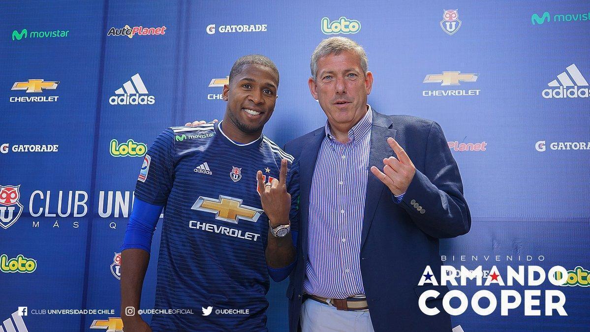 Armando Cooper: atacante se transferiu do Toronto para a Universidad de Chile