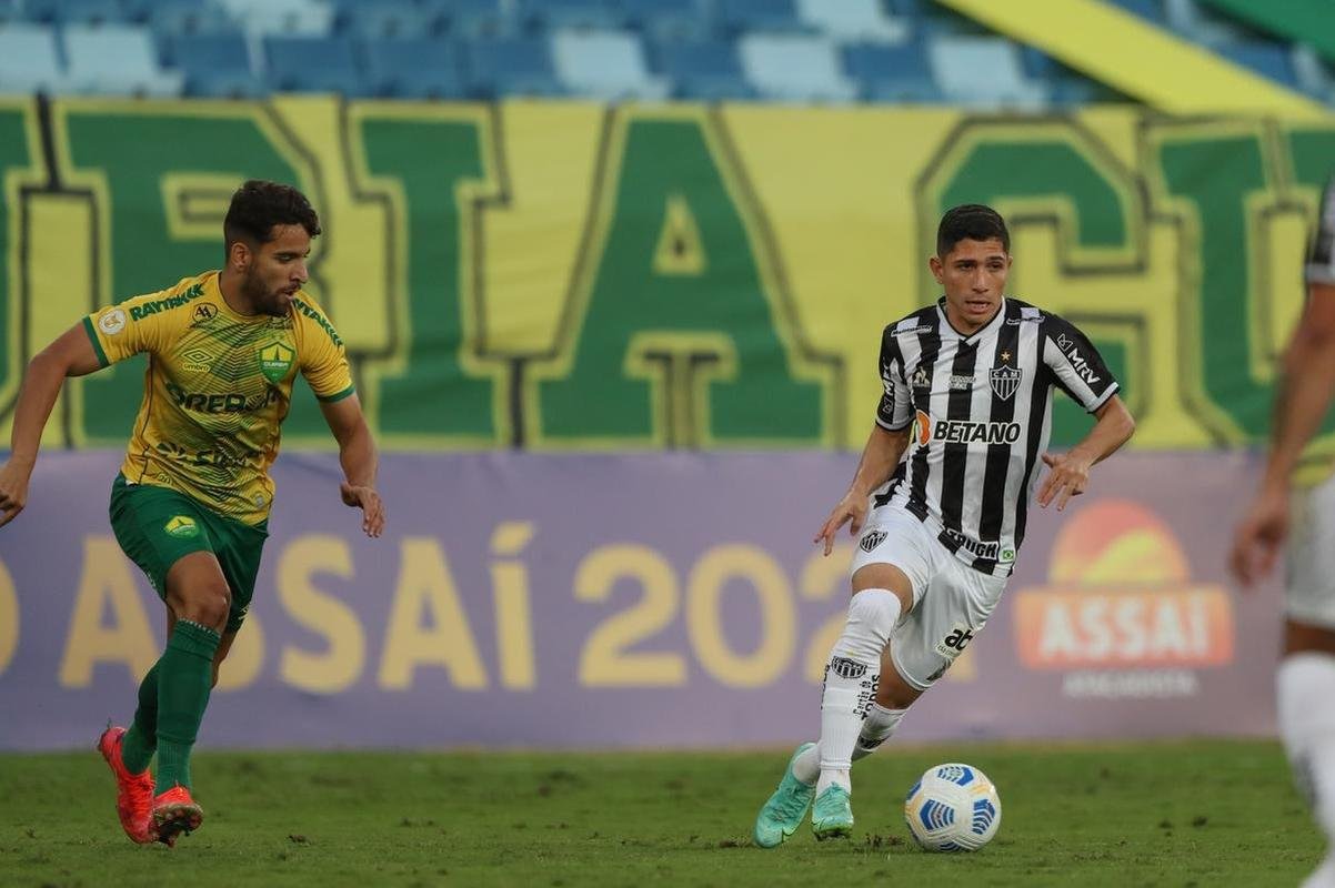 Cuiab e Atltico se enfrentaram pela nona rodada da Srie A do Campeonato Brasileiro