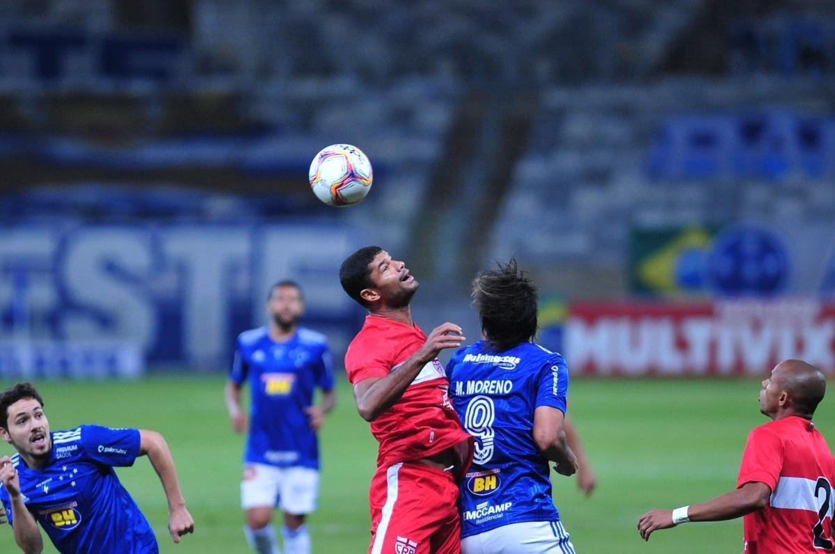 Fotos do duelo entre Cruzeiro e CRB, no Mineiro, em Belo Horizonte, pela oitava rodada da Srie B do Brasileiro