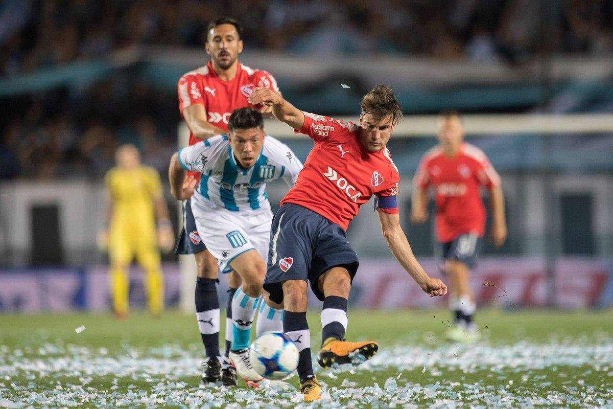 O lateral-esquerdo Nicols Tagliafico, do Independiente,  o capito e lder do atual campeo da Copa Sul-Americana
