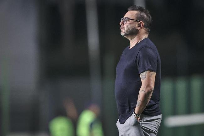 Fotos do jogo entre Gois e Atltico no Estdio da Serrinha, em Goinia, pela quarta rodada do Campeonato Brasileiro