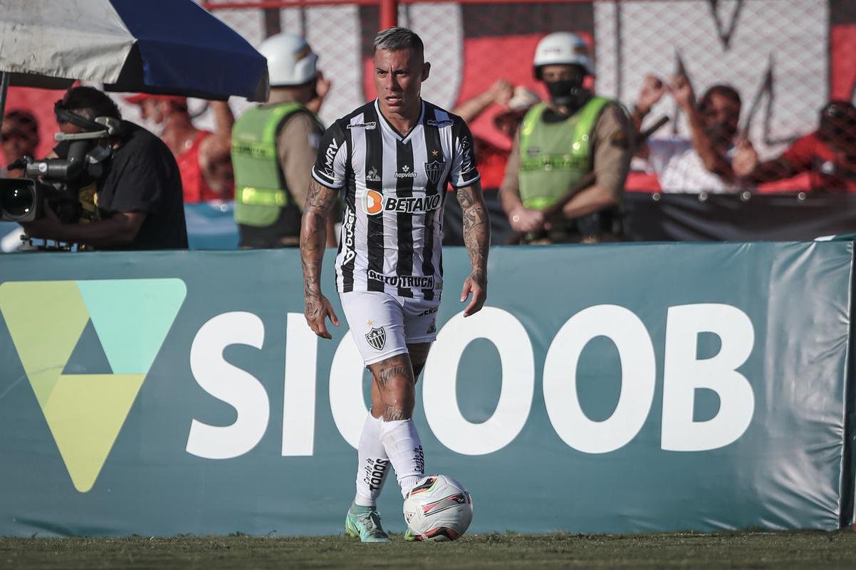 Fotos do jogo entre Pouso Alegre e Atltico, pelo Mineiro