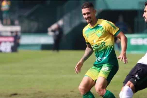 O Operrio anunciou a contratao do lateral-esquerdo Danilo, que estava no Cuiab