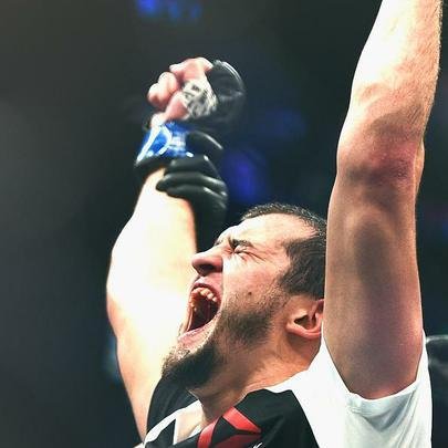 Albert Tumenov venceu Lorenz Larkin por decisão dividida