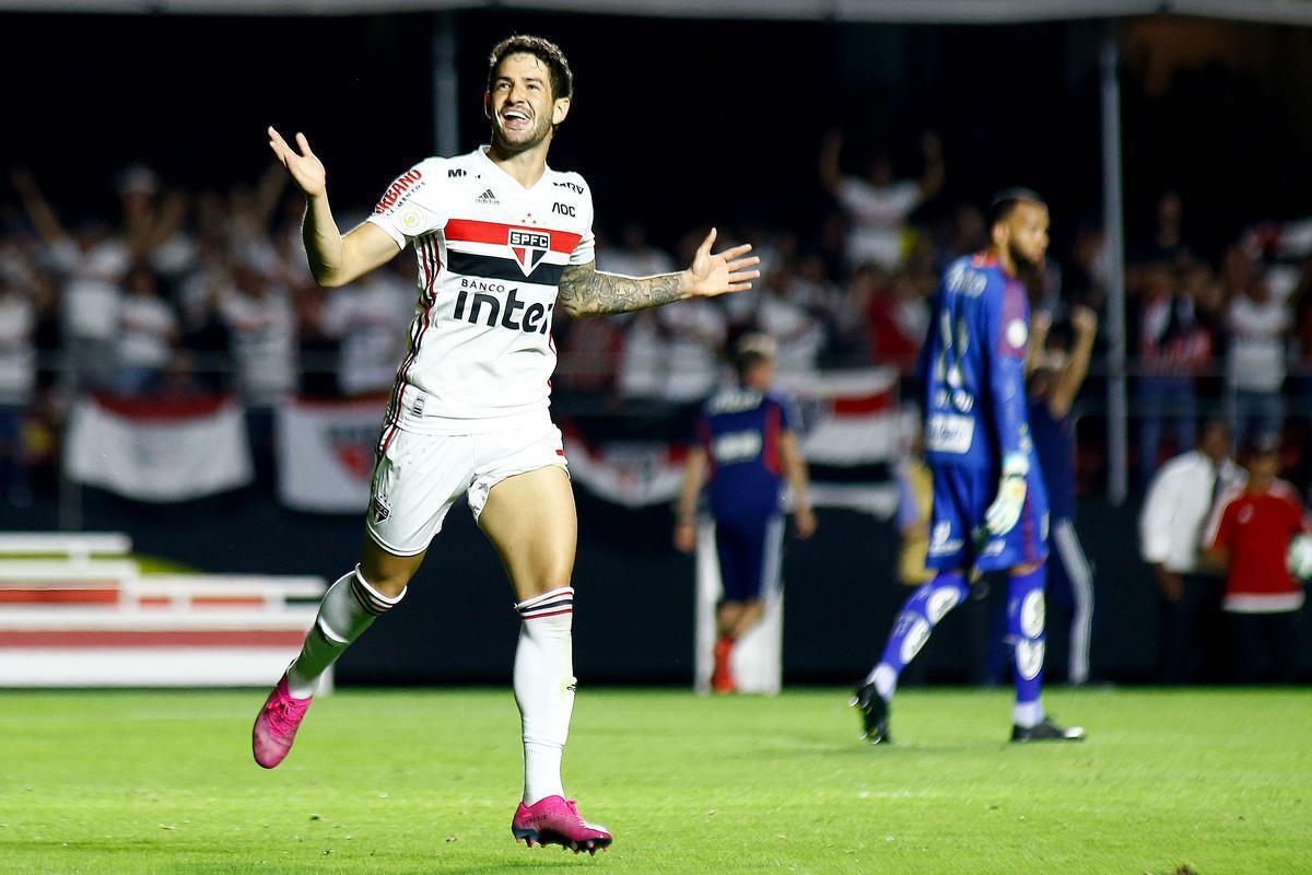 Alexandre Pato (atacante): jogador de 31 anos est sem clube desde agosto de 2020, quando encerrou contrato com o So Paulo. Teve passagens por Internazionale e Milan, da Itlia