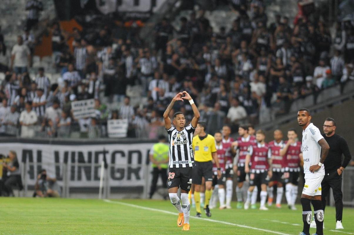 Fotos do jogo entre Atltico e Santos, no Mineiro, em Belo Horizonte, pela 11 rodada do Campeonato Brasileiro