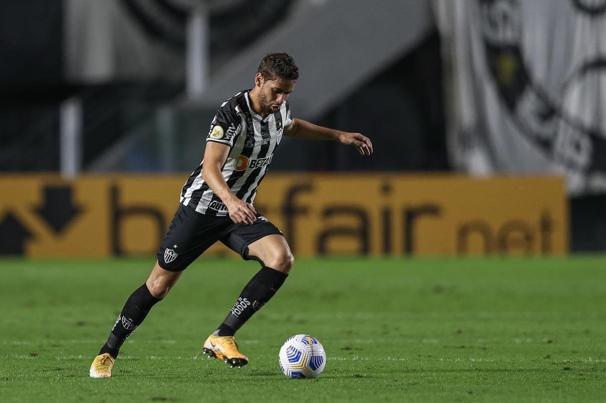 Fotos do jogo entre Santos e Atltico, na Vila Belmiro, em Santos, pela stima rodada do Campeonato Brasileiro de 2021