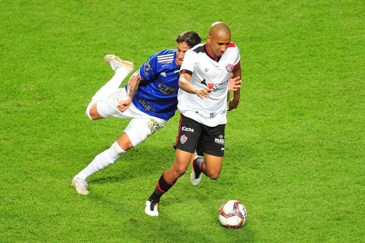 Fotos do duelo entre Cruzeiro e Vitria, no Independncia, em Belo Horizonte, pela 17 rodada da Srie B do Campeonato Brasileiro