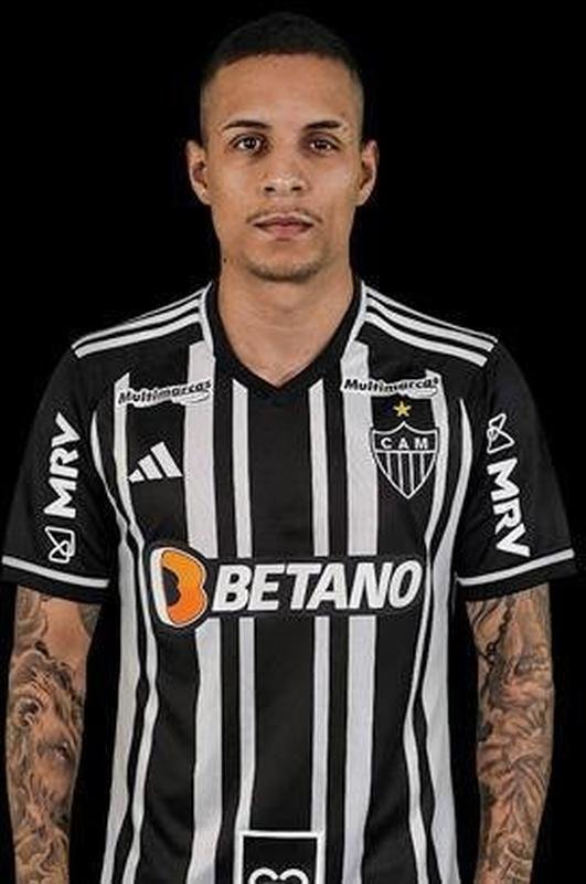 Guilherme Arana (lateral-esquerdo)