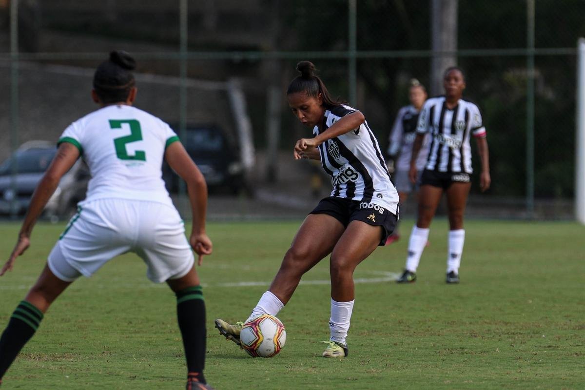 Cruzeiro e Atltico disputaram o ttulo na manh deste domingo no Mineiro 