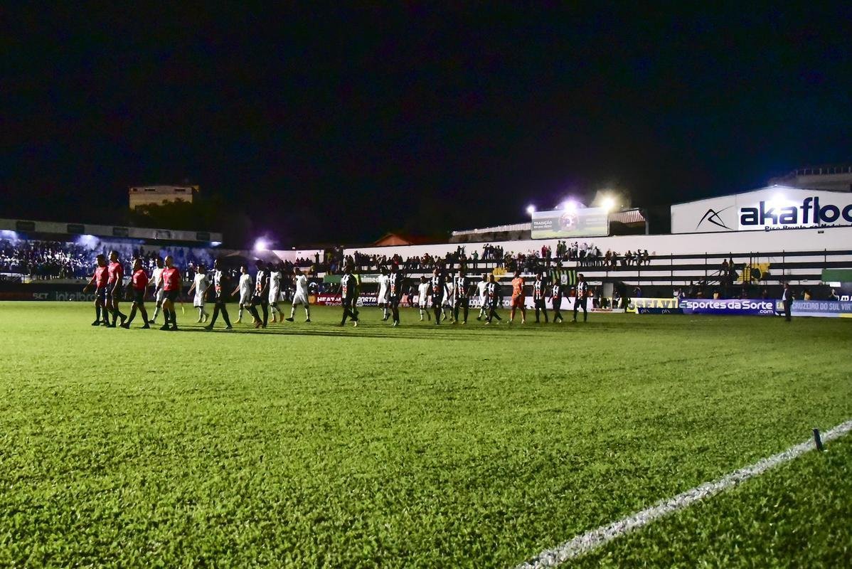 Jogo entre Athletic e Amrica, nesta tera-feira (7/2), pela 4 rodada do Campeonato Mineiro, no Estdio Joaquim Portugal, em So Joo del-Rei