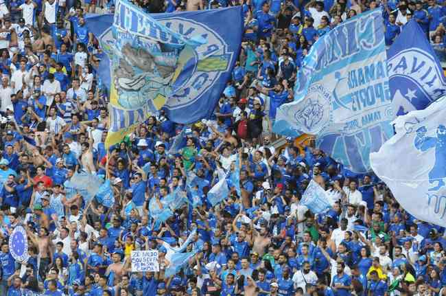 2nd Cruzeiro 2 x 0 Ponte Preta - 58,076 fans, at Mineirão, for the 13th round of Série B;  income of BRL 2,378,469.50