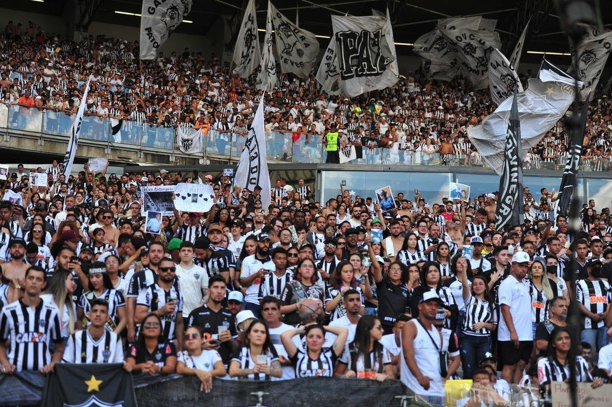 Festa da torcida do Atltico, no Mineiro, no jogo em que o time ergueu a taa de campeo brasileiro, diante do RB Bragantino