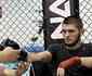Campeo do UFC, russo relata 'condio crtica' do pai com COVID-19