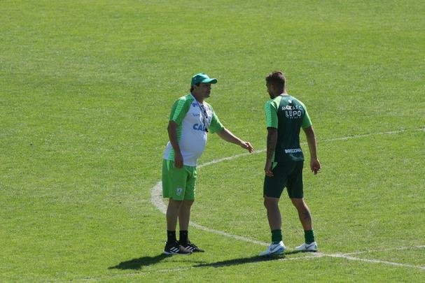 Adilson comandou o primeiro treino no Amrica nesta quarta-feira