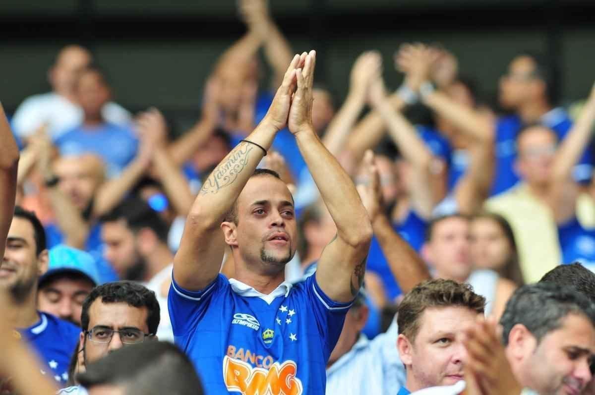 Torcida do Cruzeiro no clssico contra o Atltico, no Mineiro, pela 10 rodada do Estadual