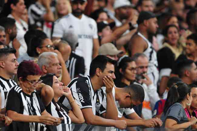 Atlético-MG leva susto, empata com Libertad e avança na Libertadores