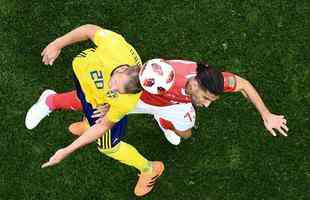 Imagens do duelo entre Sucia e Sua  pelas oitavas de final da Copa do Mundo