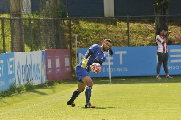 Com gols de Rafinha, David, Renato Kayzer e Murilo, Cruzeiro venceu Democrata-SL por 4 a 1 em jogo-treino nesta tera-feira, na Toca da Raposa 2 (fotos: Juarez Rodrigues/EM D.A Press)