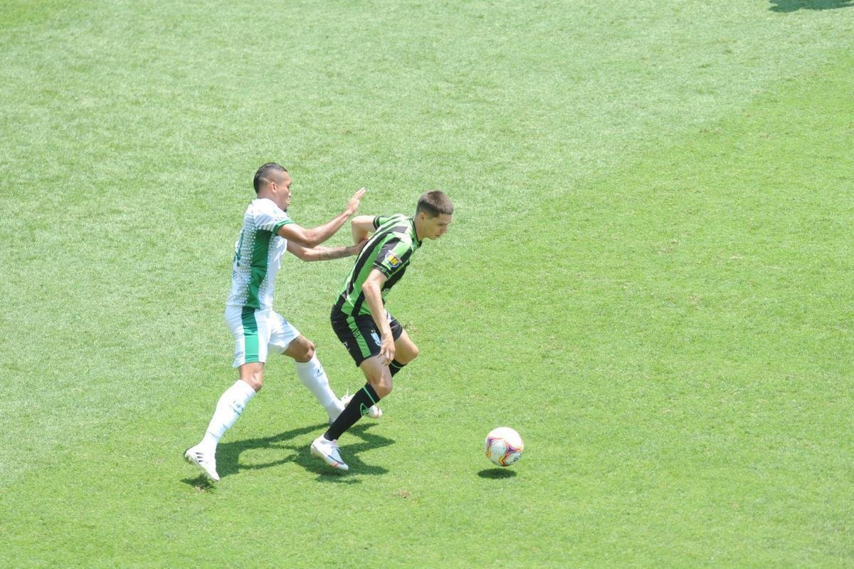 Equipes se enfrentaram neste sbado, pela 13 rodada da competio