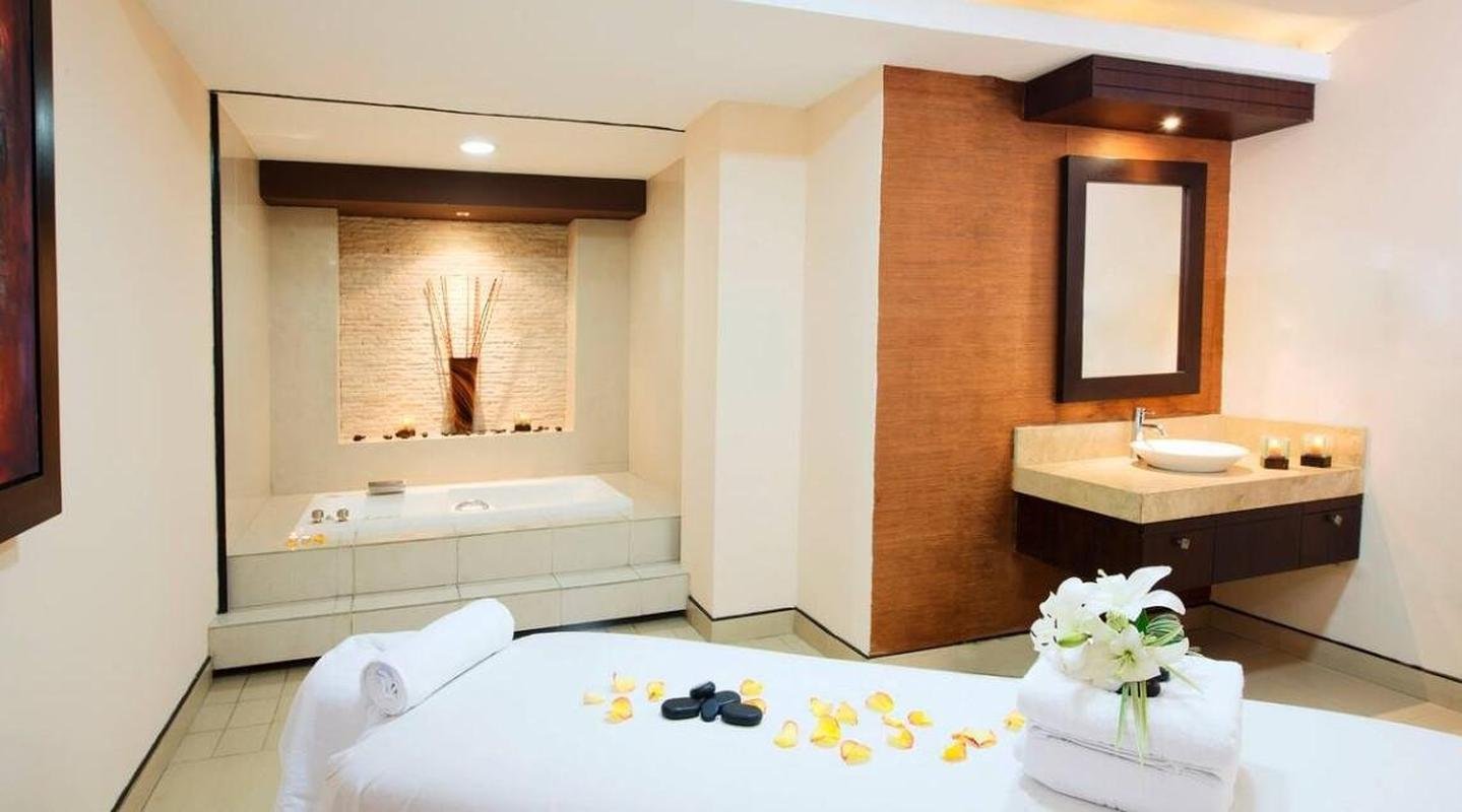 Galo est hospedado no Hilton Colon Guayaquil, localizado em uma regio nobre da cidade litornea no Equador; acomodao quatro estrelas tem estrutura de ponta