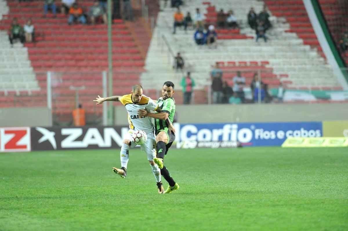 Imagens da partida entre Amrica e Cricima, no Independncia, pela Srie B do Brasileiro