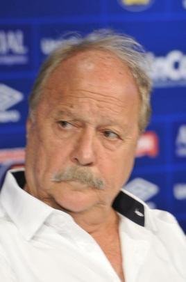 Cruzeiro apresentou o volante Jadson e o lateral-direito Luis Orejuela, primeiros reforos para a temporada