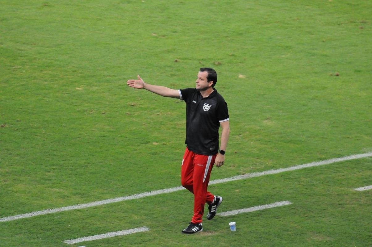 Fotos do jogo entre Cruzeiro e CRB, no Mineiro, em Belo Horizonte, pela 11 rodada da Srie B do Brasileiro