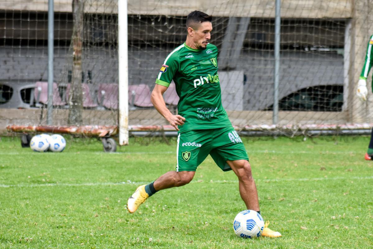 Jogadores do Coelho se preparam para enfrentar o Inter no Beira-Rio