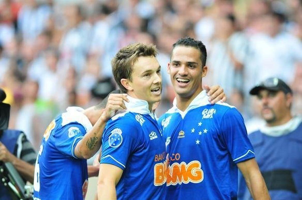 Dagoberto entrou no segundo tempo e marcou o segundo gol do Cruzeiro