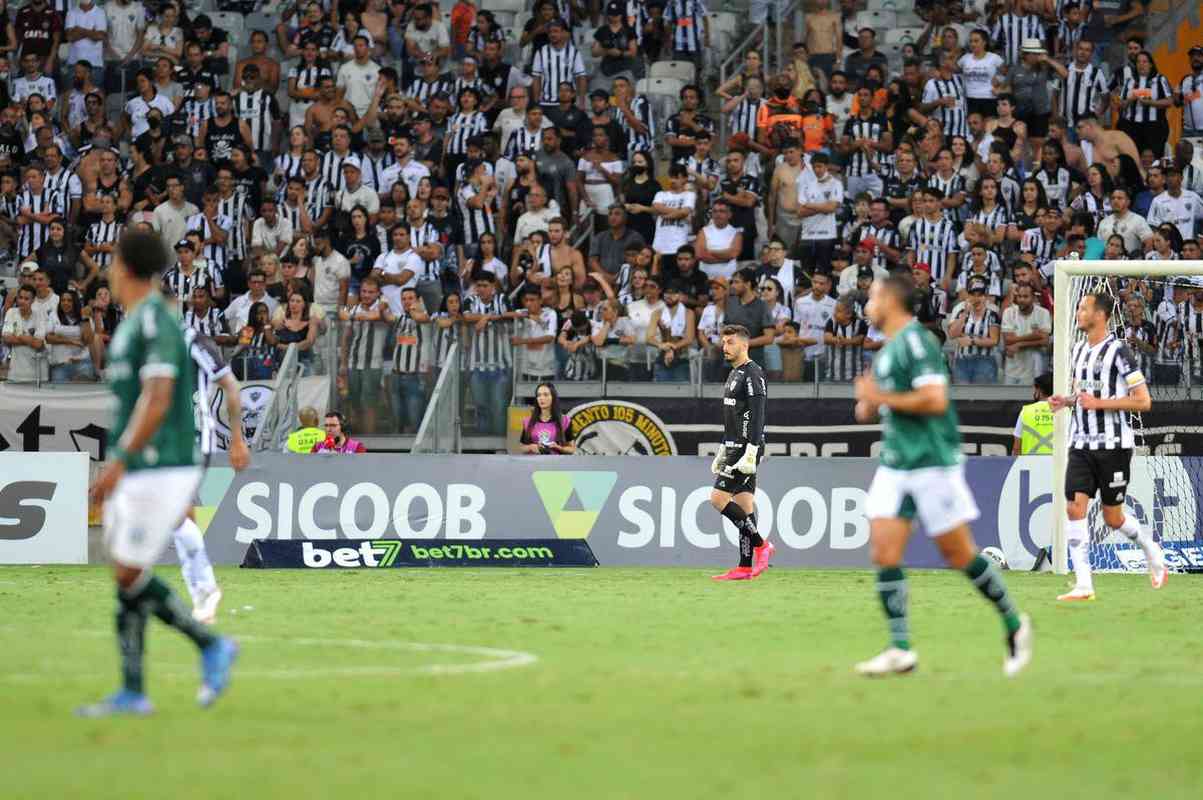 Fotos do gol de Ademir, o terceiro do Atlético sobre a Caldense, no Mineirão, na partida de volta da semifinal do Mineiro
