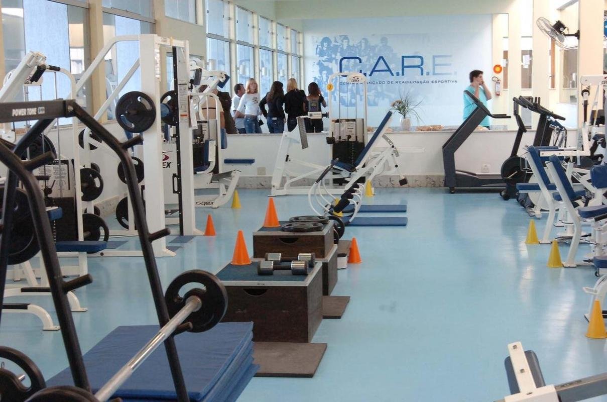 Fotos da inaugurao do Centro Avanado de Reabilitao Esportiva (CARE) da Toca da Raposa II, em 2007