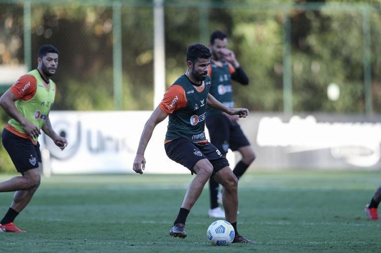 Fotos do primeiro treino de Diego Costa pelo Atlético