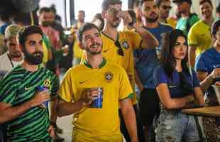 No evento Ginga BH, no bairro Buritis, em Belo Horizonte, torcedores acompanham o jogo entre Brasil e Crocia pelas quartas de final da Copa do Mundo