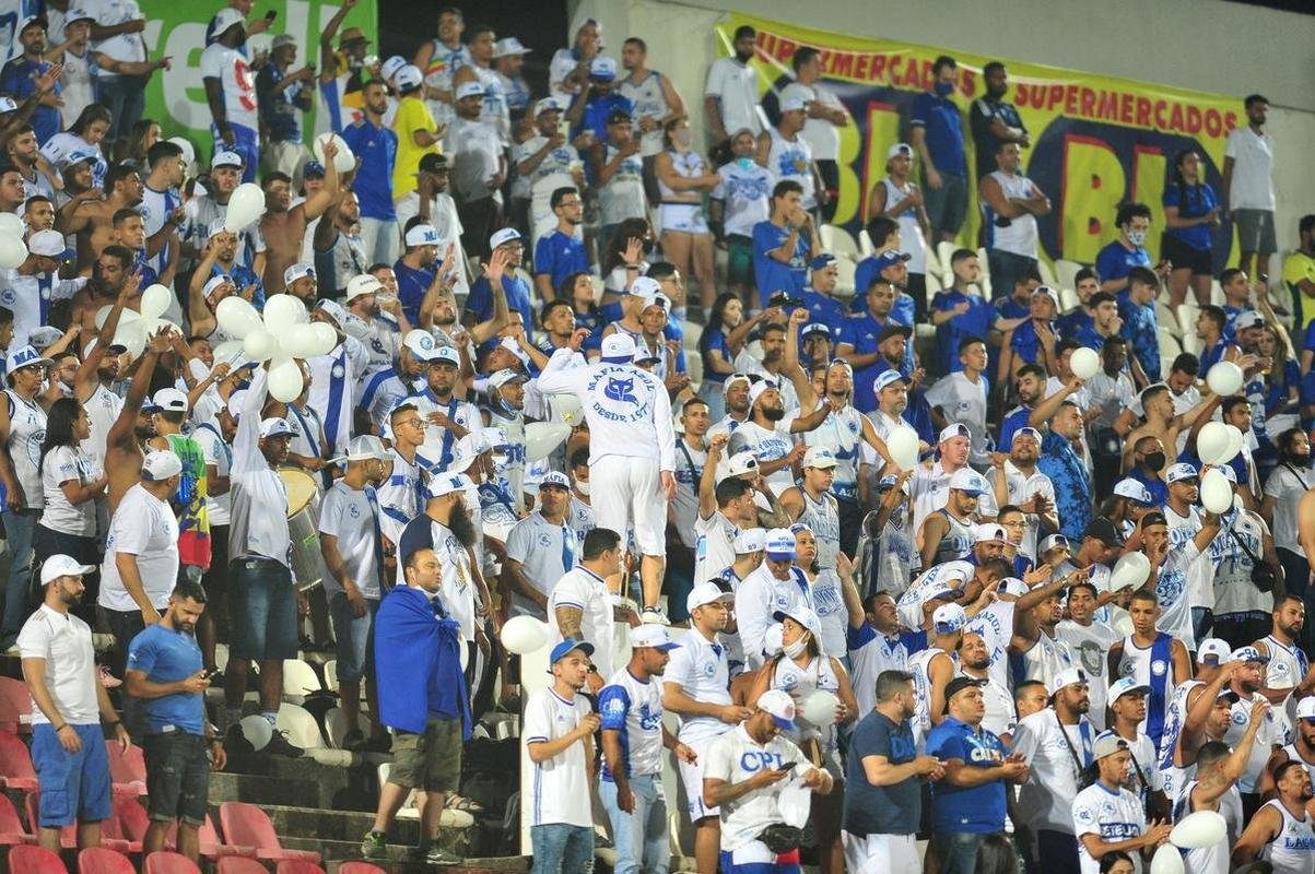 Imagens de Cruzeiro x Operrio, na Arena do Jacar, em Sete Lagoas, pela 24 rodada da Srie B