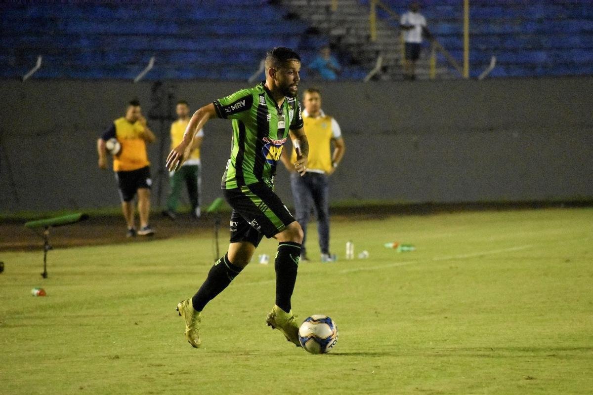 Amrica vence Londrina fora de casa e mantm sonho do acesso 