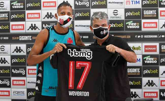 Weverton, ex-Cruzeiro,  o novo lateral-direito do Vasco