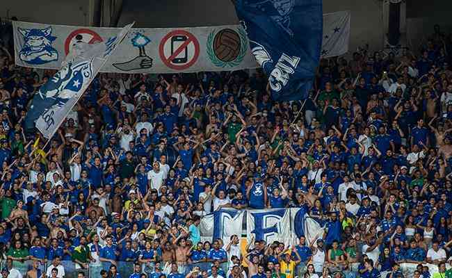 Torcida do Cruzeiro comprou cerca de 12 mil ingressos para jogo contra o Brusque