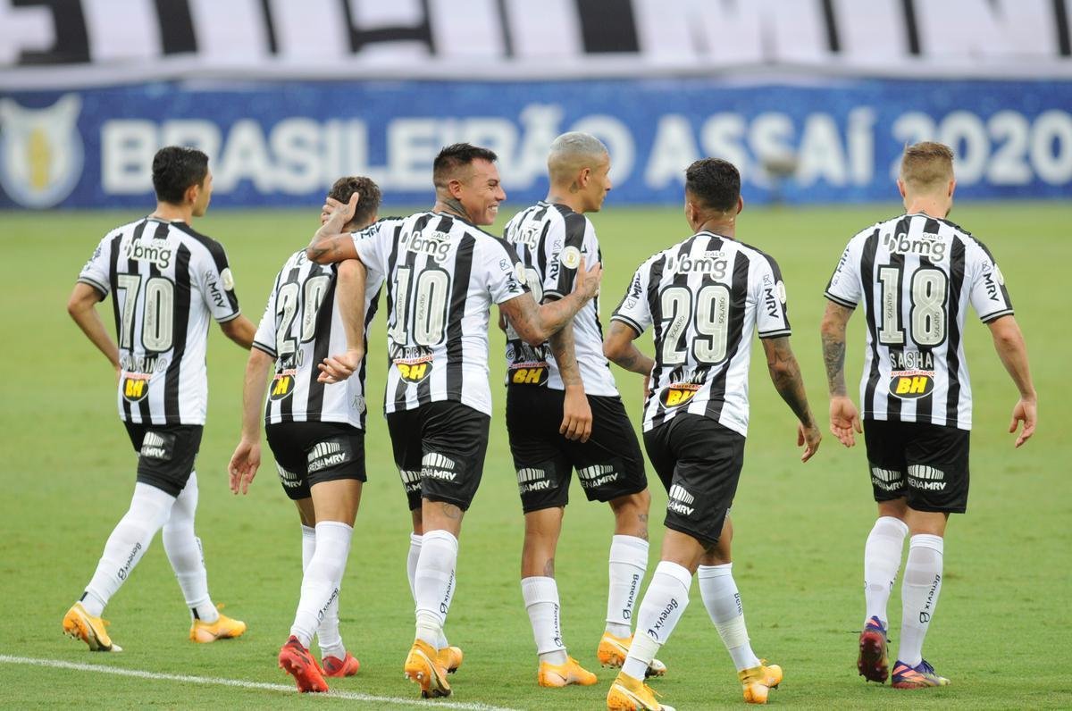 Fotos do duelo entre Atltico e Fortaleza, no Mineiro, em Belo Horizonte, pela 33 rodada do Campeonato Brasileiro