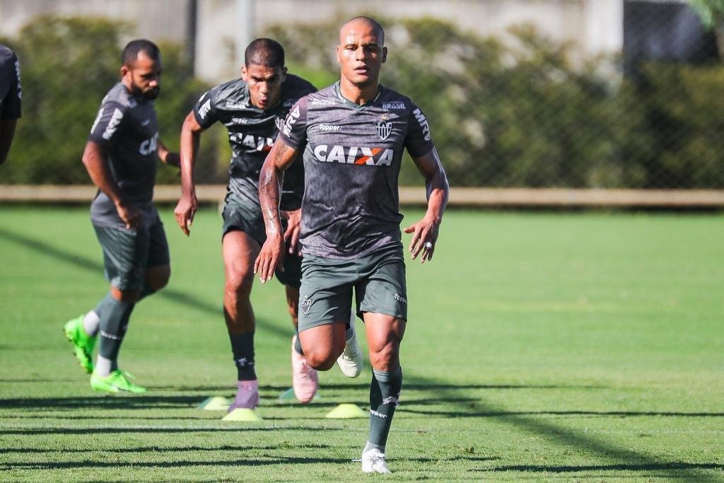 Patric - lateral-direito