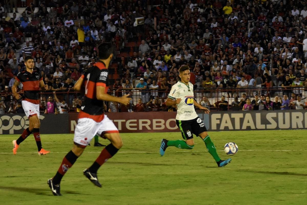 Amrica arrancou empate dramtico diante do Atltico-GO em Goinia 