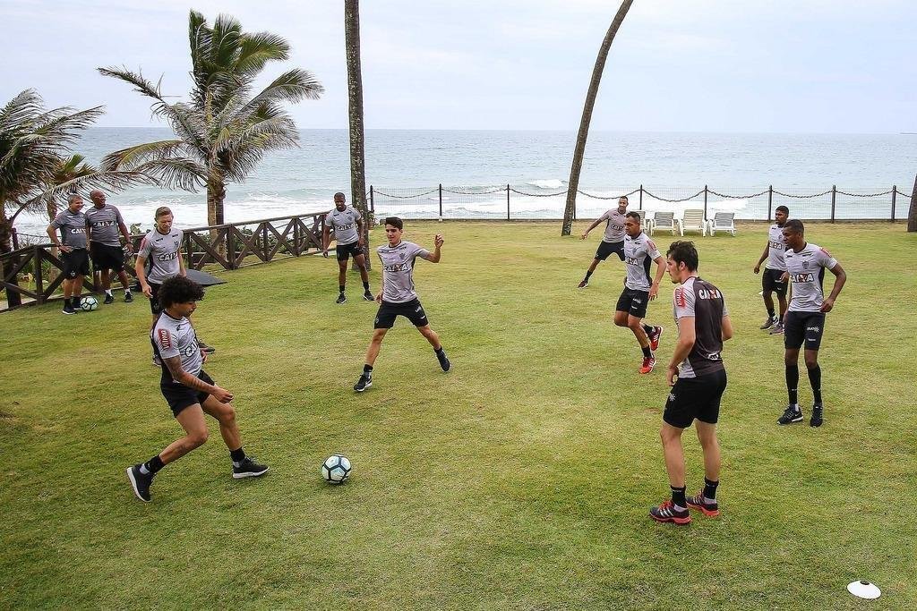 Fotos do treino do Atltico na beira da praia
