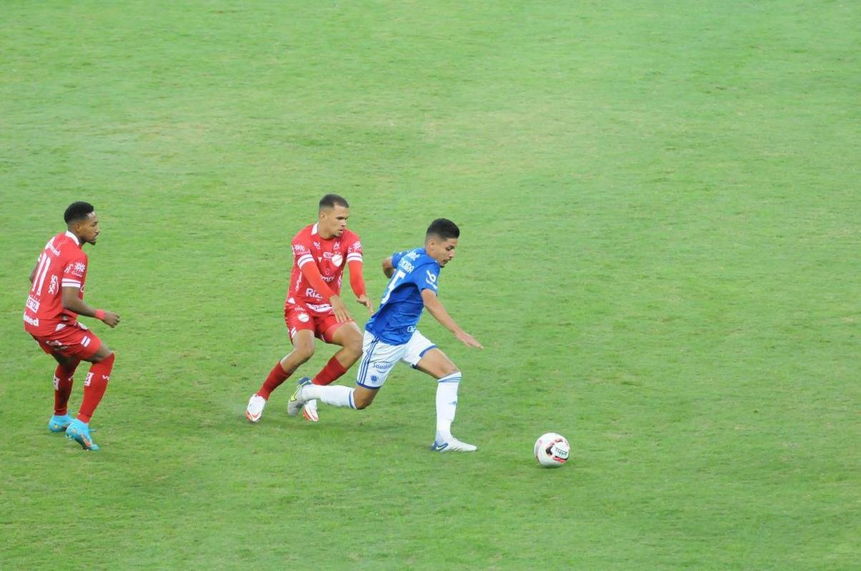 Fotos do jogo entre Cruzeiro e Vila Nova, no Mineiro, pela 15 rodada da Srie B