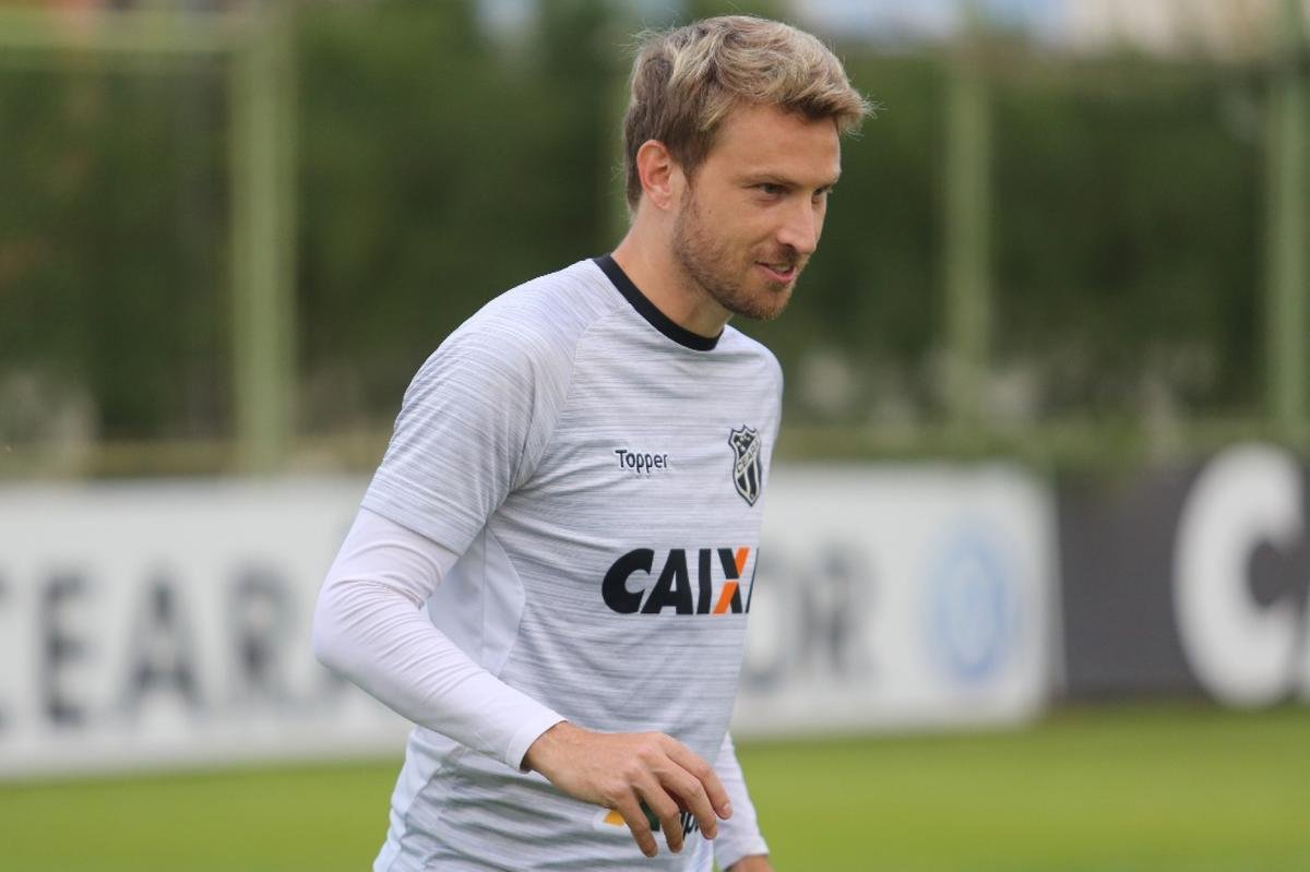 Rafael Pereira (Cear) - 33 anos - 6 jogos no Campeonato Brasileiro - Foi titular do Cear nas ltimas rodadas do Campeonato Brasileiro antes da parada da Copa do Mundo e tambm nas semifinais da Copa do Nordeste, contra o Bahia.