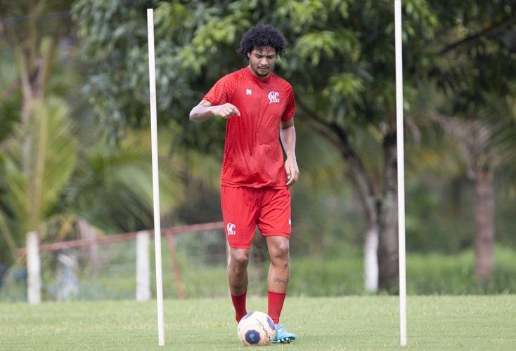 Com o elenco separado em quatro grupos, Náutico realiza primeiro dia de treinos, no Centro de Treinamento Wilson Campos, no bairro da Guabiraba, após quase três meses da suspensão das atividades, por conta da pandemia do coronavírus