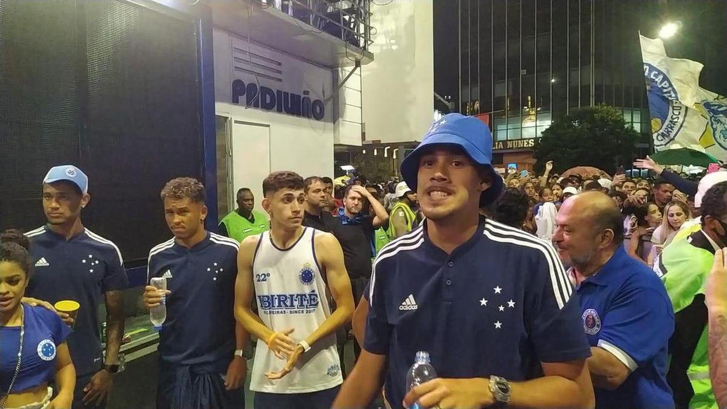Festa do Cruzeiro na Praa 7 de Setembro, em Belo Horizonte, em comemorao ao acesso  Srie A do Campeonato Brasileiro de 2023