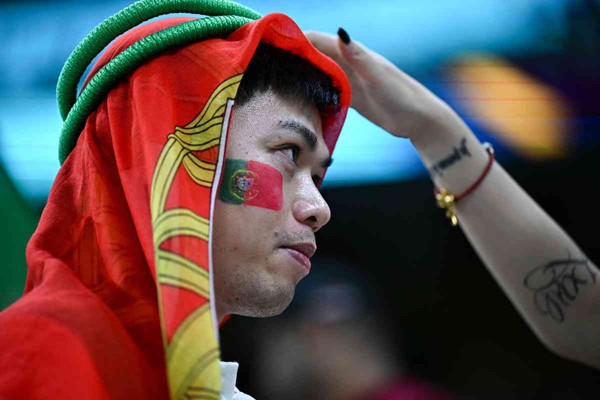 Torcedores de Portugal e Sua no Estdio Icnico de Lusail, pelas oitavas de final da Copa do Mundo 