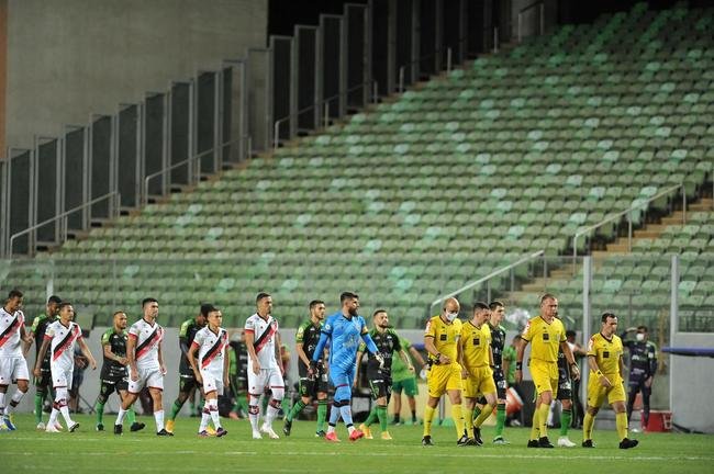 Fotos do jogo entre Amrica e Atltico-GO, no Independncia, em BH, pela 33 rodada do Campeonato Brasileiro de 2021